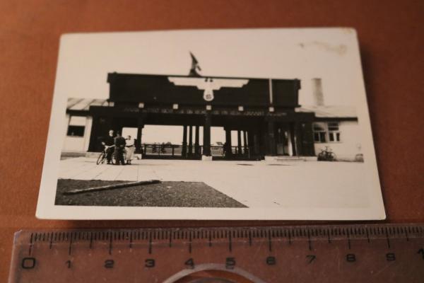 altes Foto - Eingang S.A. Lager - Breholt ?? 1936